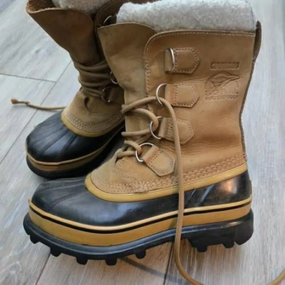 Caribou Sorel women's winter snow waterproof wp boots sz 5 tan with black tread